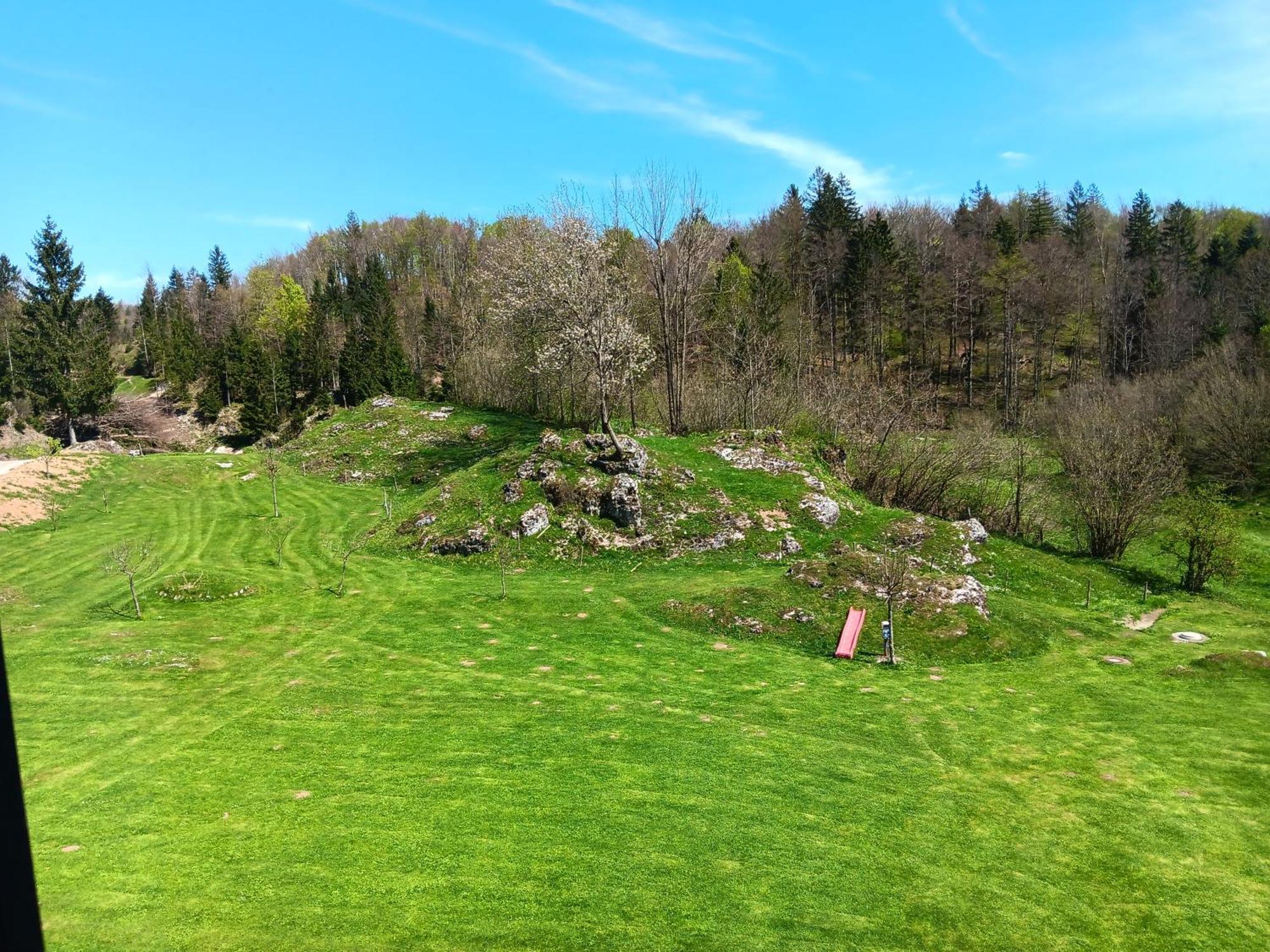 TrebceTuristicna Kmetija Pr Mark住宿加早餐旅馆 外观 照片